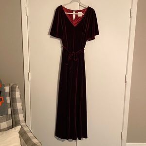 Revelry Dress - Reese Velvet Burgundy Dress. Size: 2XL (22)
